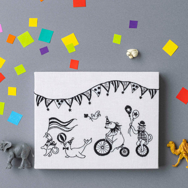 刺繍作家 atsumi exhibition & work shop – artos Book Store